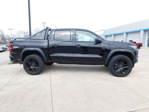 New 2025 Chevrolet Colorado Trail Boss w/ Midnight Edition AWD/4WD image 2