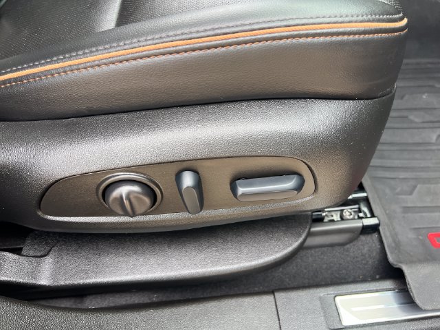 Certified 2023 GMC Acadia AT4 w/ Technology Package AWD/4WD image 16