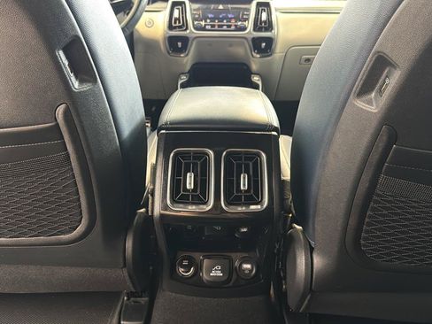 Used 2023 Kia Sorento SX Prestige AWD/4WD image 30