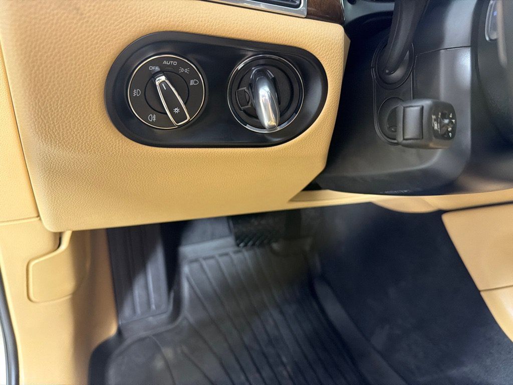 Used 2018 Porsche Macan AWD/4WD image 15