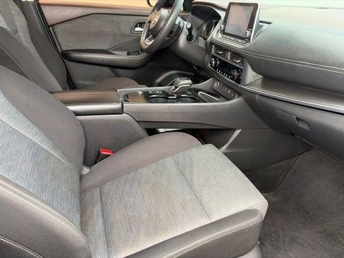 Used 2023 Nissan Rogue SV FWD image 35