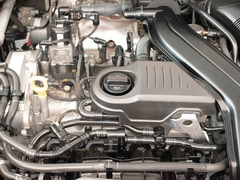 Used 2023 Volkswagen Taos SE AWD/4WD image 4