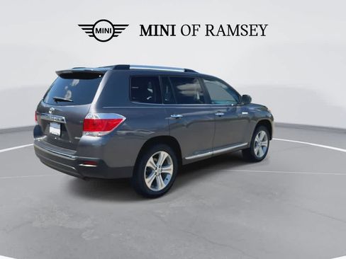 Used 2011 Toyota Highlander Limited w/ Tow Pkg AWD/4WD image 8