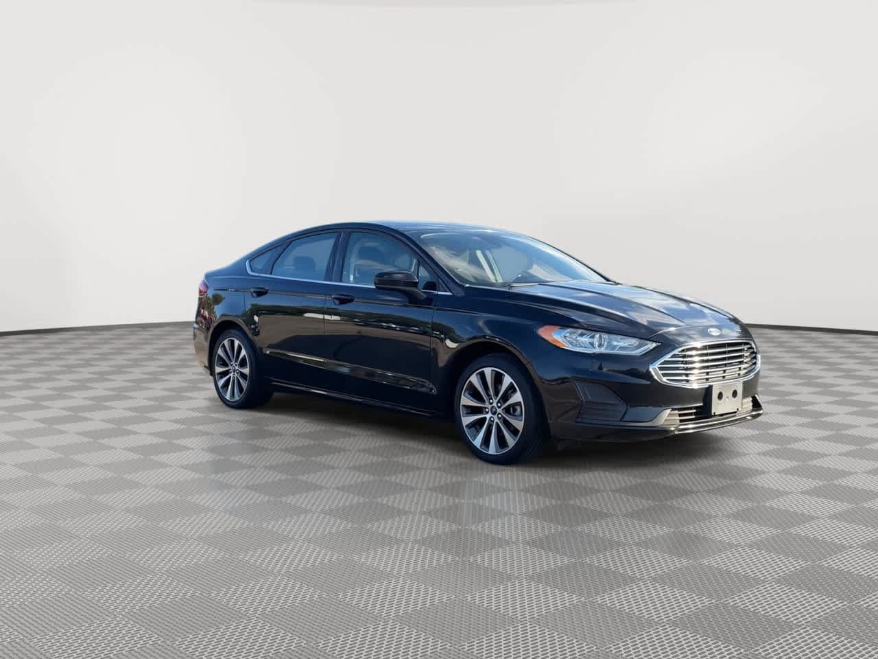 Used 2019 Ford Fusion SE AWD/4WD image 2
