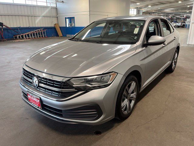 Used 2024 Volkswagen Jetta SE FWD image 7
