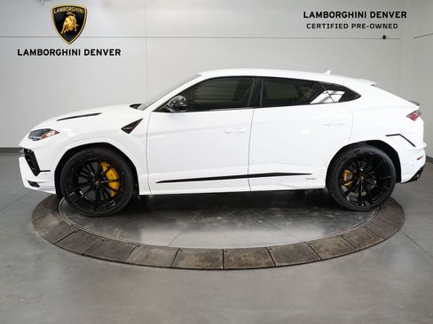 Used 2024 Lamborghini Urus S image 3