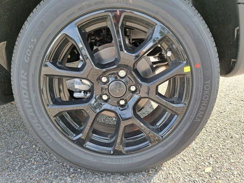 New 2026 Jeep Compass Latitude image 25