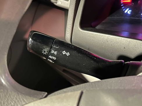 Used 2011 Toyota Camry LE image 31