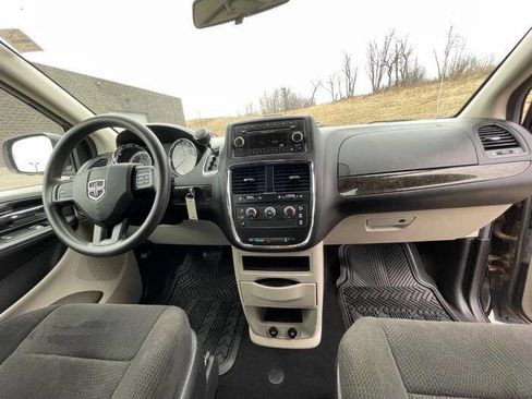 Used 2013 Dodge Grand Caravan American Value Package FWD image 30