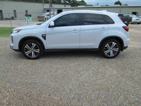 Used 2025 Mitsubishi Outlander Sport ES AWD/4WD image 14