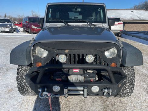 Used 2013 Jeep Wrangler Unlimited Sahara image 4