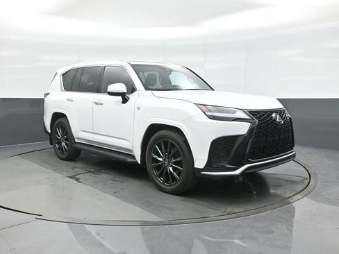 Used 2026 Lexus LX 600 F Sport image 1