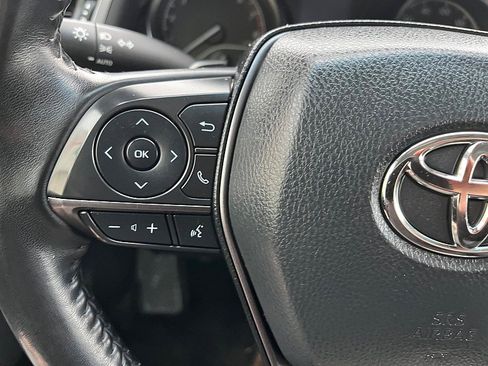 Used 2021 Toyota Camry SE image 25