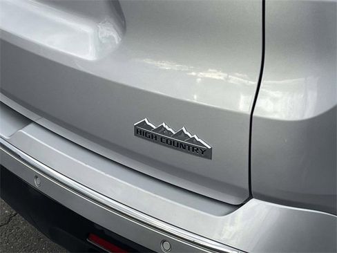 Used 2021 Chevrolet Traverse High Country image 11