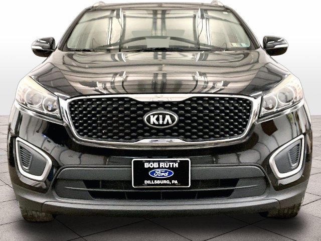 Used 2017 Kia Sorento AWD w/ LX Convenience Package image 4