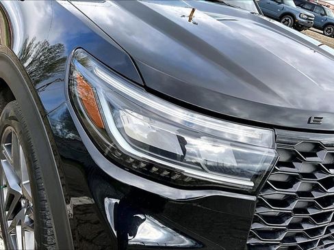 Certified 2025 Ford Explorer ST image 30