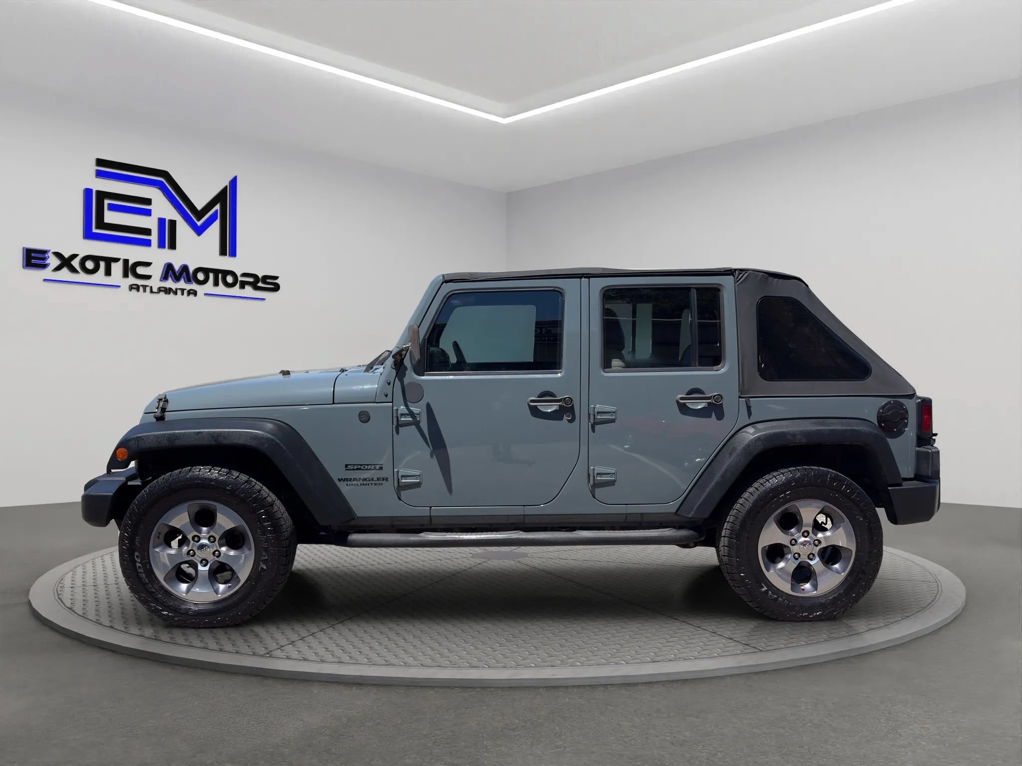 Used 2015 Jeep Wrangler Unlimited Sport AWD/4WD image 2