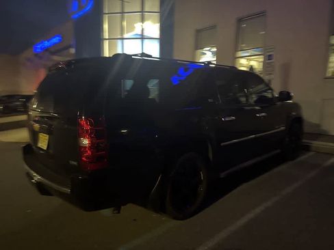 Used 2012 Chevrolet Suburban LTZ image 19