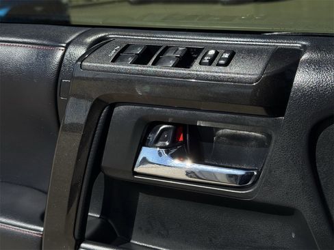 Used 2019 Toyota 4Runner TRD Off-Road image 22