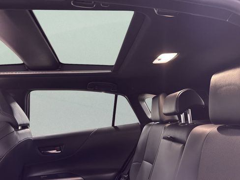 Used 2022 Toyota Venza Limited w/ Advanced Technology Package image 39