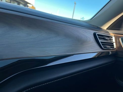 Used 2024 Volkswagen Atlas SE image 19