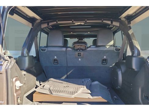 New 2025 Jeep Wrangler Unlimited Rubicon 392 image 9