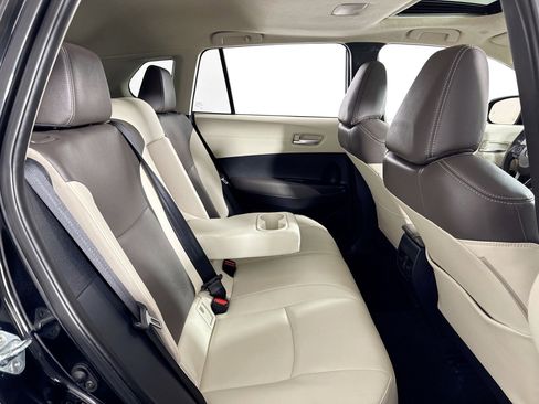 Used 2022 Toyota Corolla Cross XLE image 40