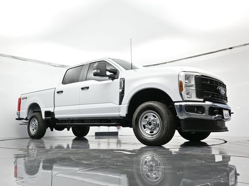 New 2026 Ford F250 XL w/ XL Chrome Package AWD/4WD image 41