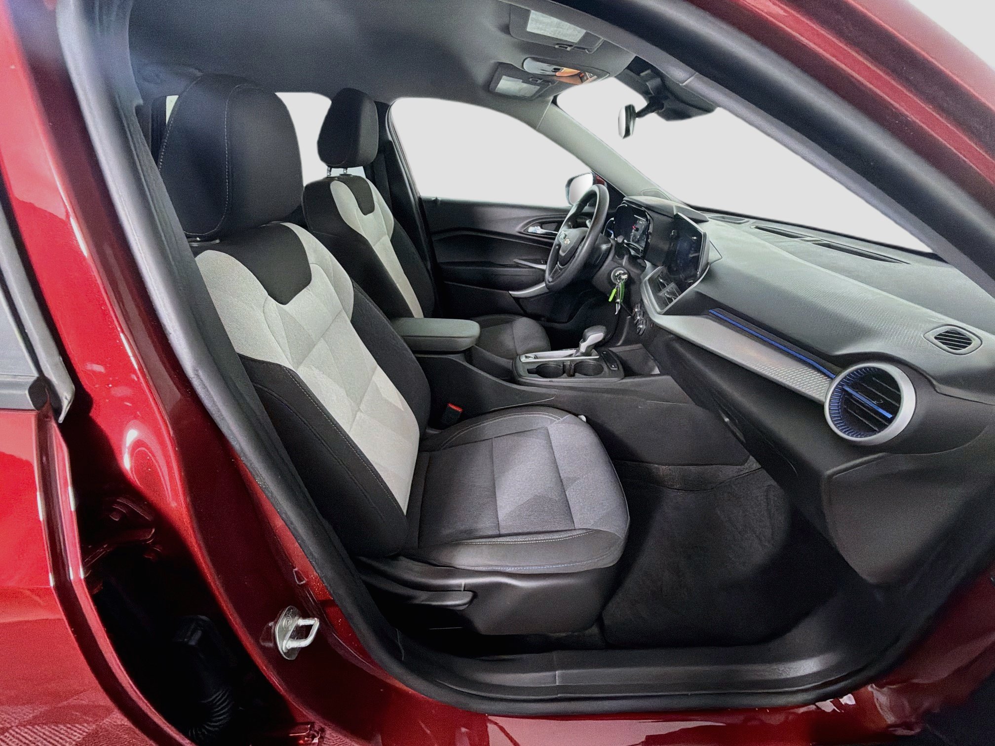 Used 2024 Chevrolet Trax LS w/ LS Convenience Package FWD image 31