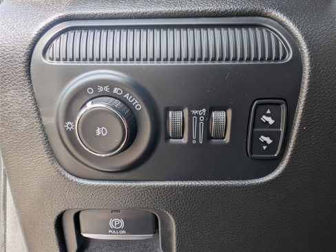Used 2023 Jeep Wagoneer Series II AWD/4WD image 12