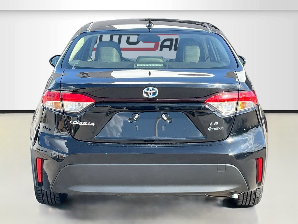 Used 2025 Toyota Corolla LE w/ LE Premium Package FWD image 6