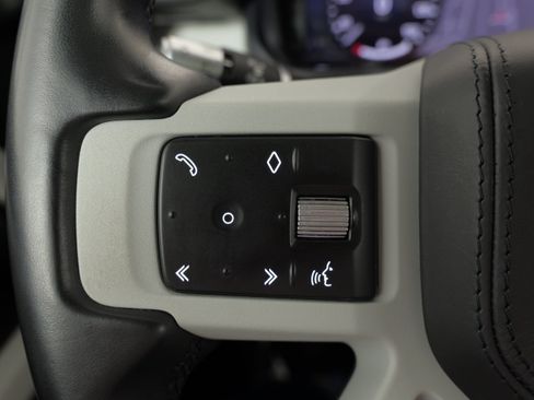 Used 2020 Land Rover Defender 110 HSE AWD/4WD image 42