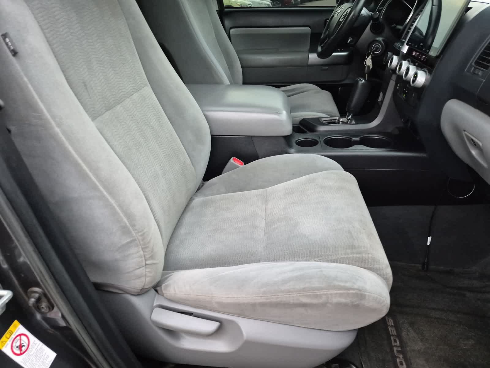 Used 2019 Toyota Sequoia SR5 AWD/4WD image 23
