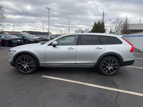 Used 2018 Volvo V90 T6 Cross Country w/ Convenience Package image 2