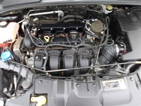 Used 2013 Ford Focus SE FWD image 24