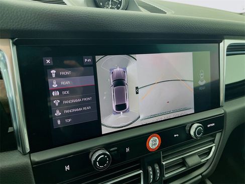 Certified 2025 Porsche Macan image 16