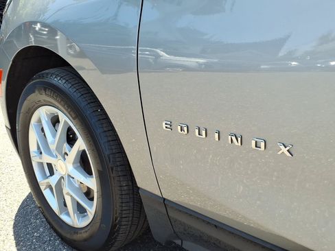 Used 2024 Chevrolet Equinox LT FWD image 10