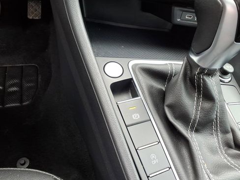 Used 2024 Volkswagen Jetta SE image 14