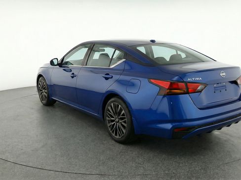 Used 2025 Nissan Altima 2.5 SV image 6