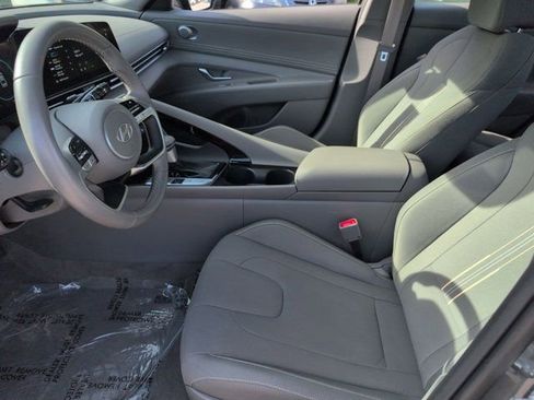 Used 2025 Hyundai Elantra SEL FWD image 25