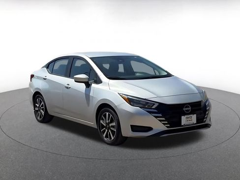 Used 2025 Nissan Versa SV FWD image 3