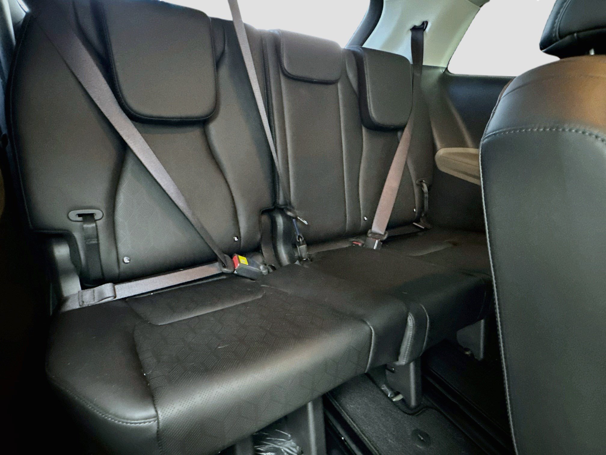Used 2025 Kia Carnival EX FWD image 18
