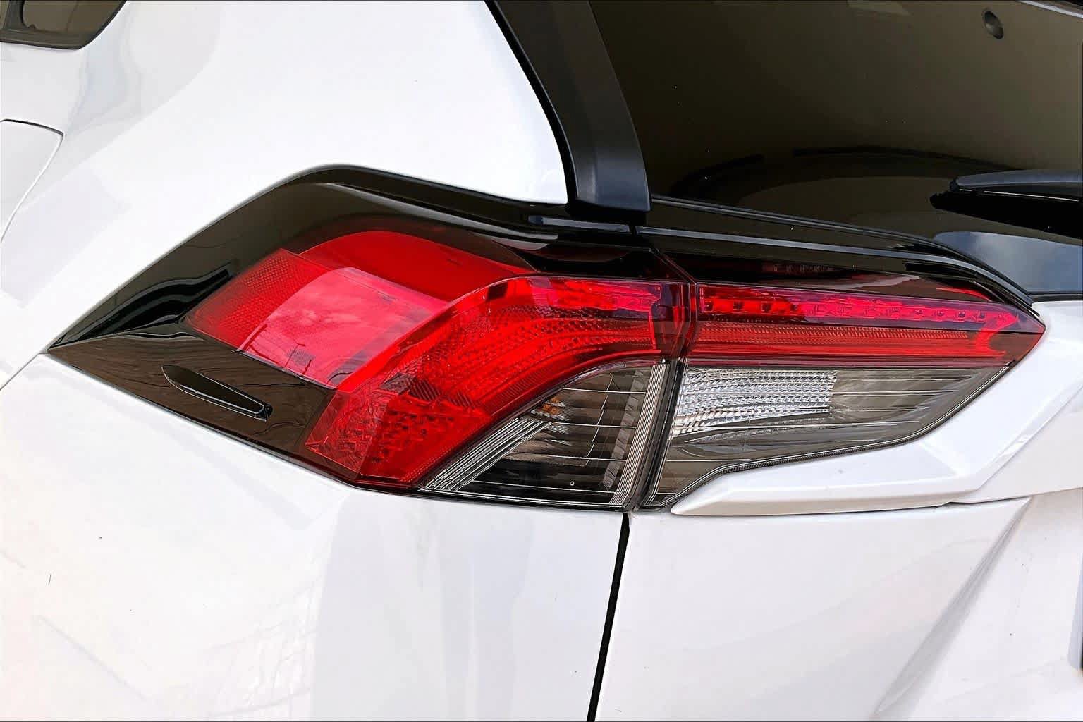 Used 2024 Toyota RAV4 XLE w/ Convenience Package FWD image 27