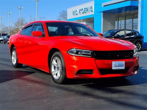 Used 2020 Dodge Charger SXT w/ Leather Interior Group image 2