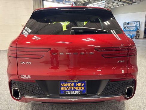 Used 2025 Genesis GV70 2.5T AWD/4WD image 6