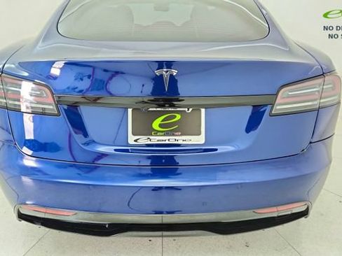 Used 2022 Tesla Model S AWD/4WD image 11