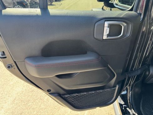 Used 2020 Jeep Gladiator Rubicon w/ Uconnect 4C Nav & Sound Group AWD/4WD image 38