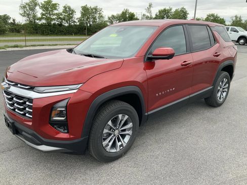 New 2026 Chevrolet Equinox LT w/ Convenience Package II FWD image 4