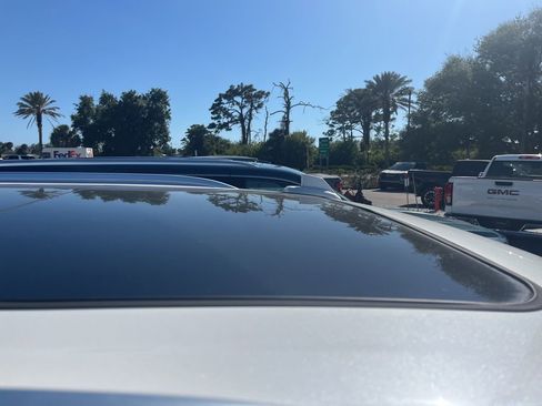 Used 2021 GMC Yukon XL Denali w/ Denali Premium Package RWD image 9