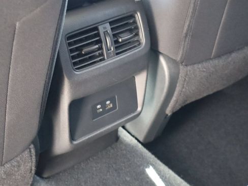 Used 2023 Nissan Rogue SV AWD/4WD image 18